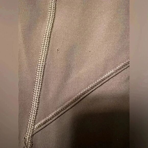 Lululemon All The Right Places Crop II *23" Color Cassis Size 6 - Picture 4 of 8